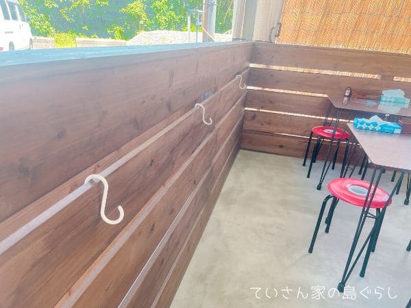 西表島の島ガーデン嶺の店内